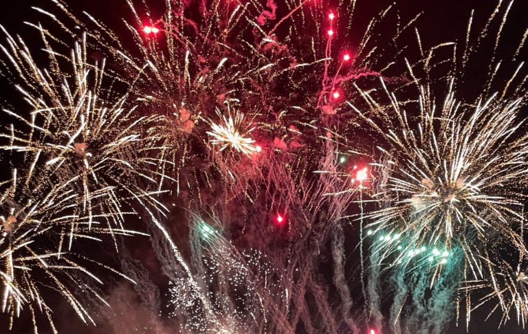 Musiksynchrones Feuerwerk vom 11.07.26 | ME Effekte Musiksynchrones Hochzeitsfeuerwerk in Nördlingen am 11.07.2026 | ME Effekte | Feuerwerk